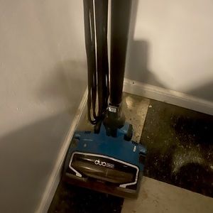 We got a new one and we have no use for it anymore. Runs great.